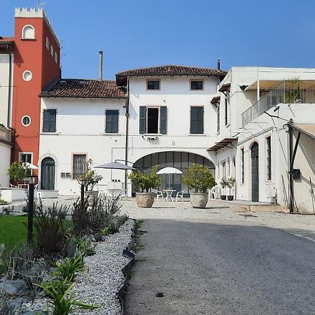 Country Esmera Desenzano del Garda Buitenkant foto