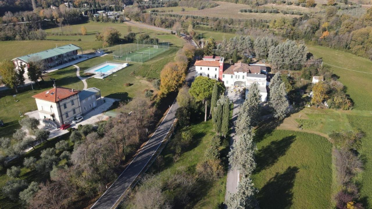 Country Esmera Desenzano del Garda Buitenkant foto