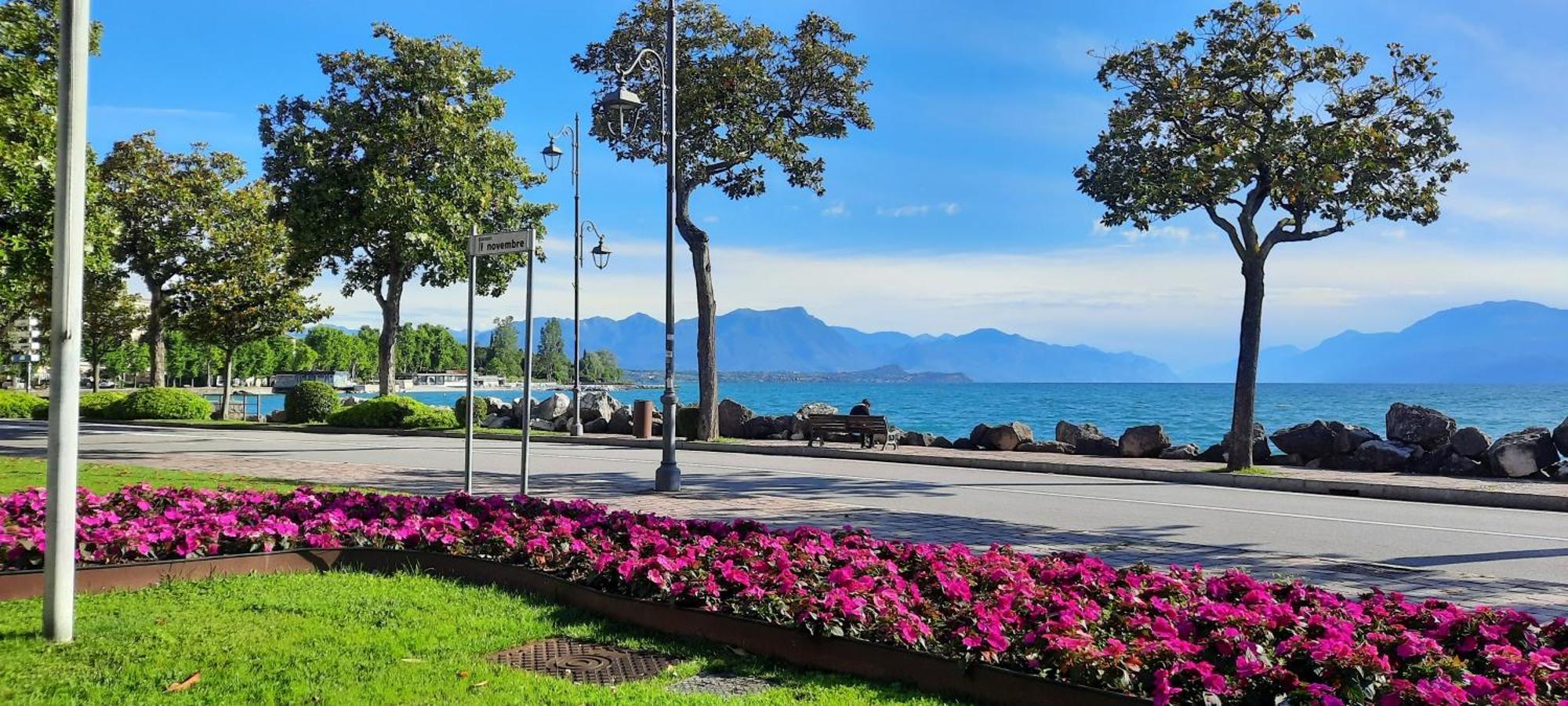 Country Esmera Desenzano del Garda Buitenkant foto
